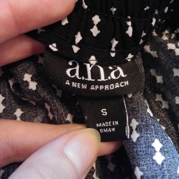 A.n.a Black & White Pattern Hi Rise Pom Pom Shorts - Picture 4 of 8